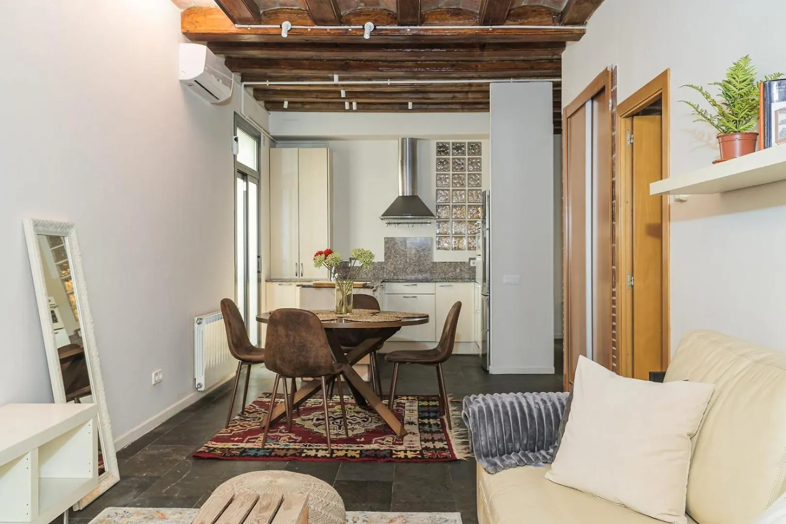 Guestready - Sunny Flat In El Gotic Apartment Barcelona
