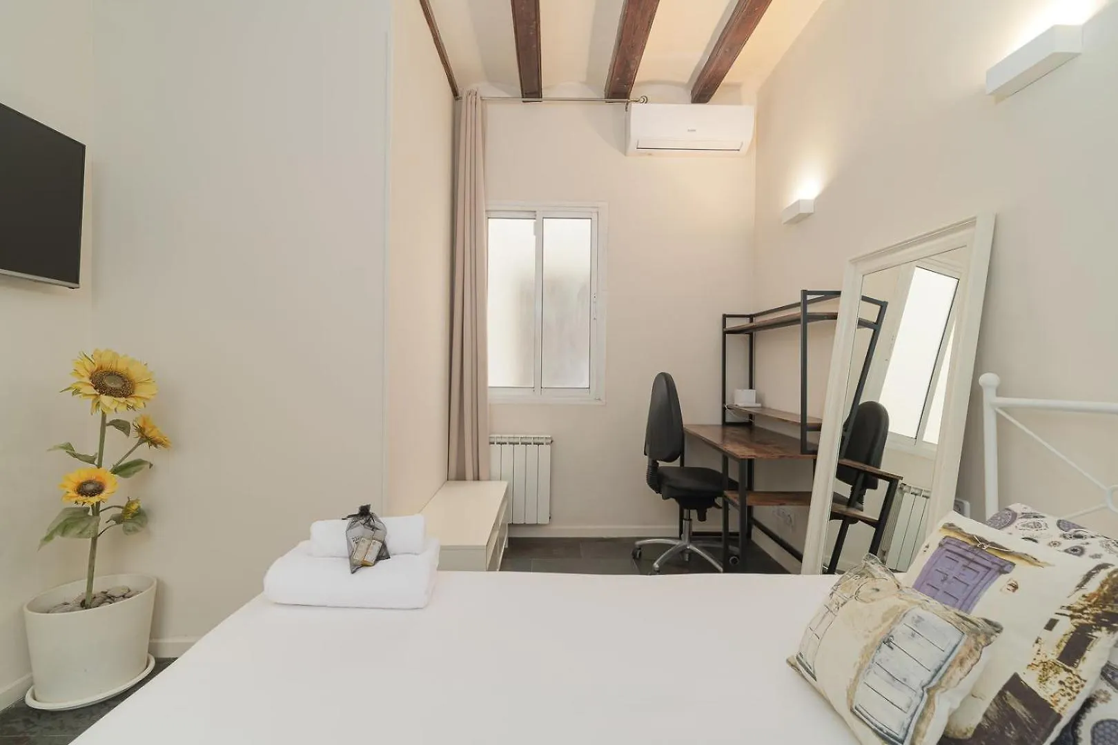 Guestready - Sunny Flat In El Gotic Apartment Barcelona